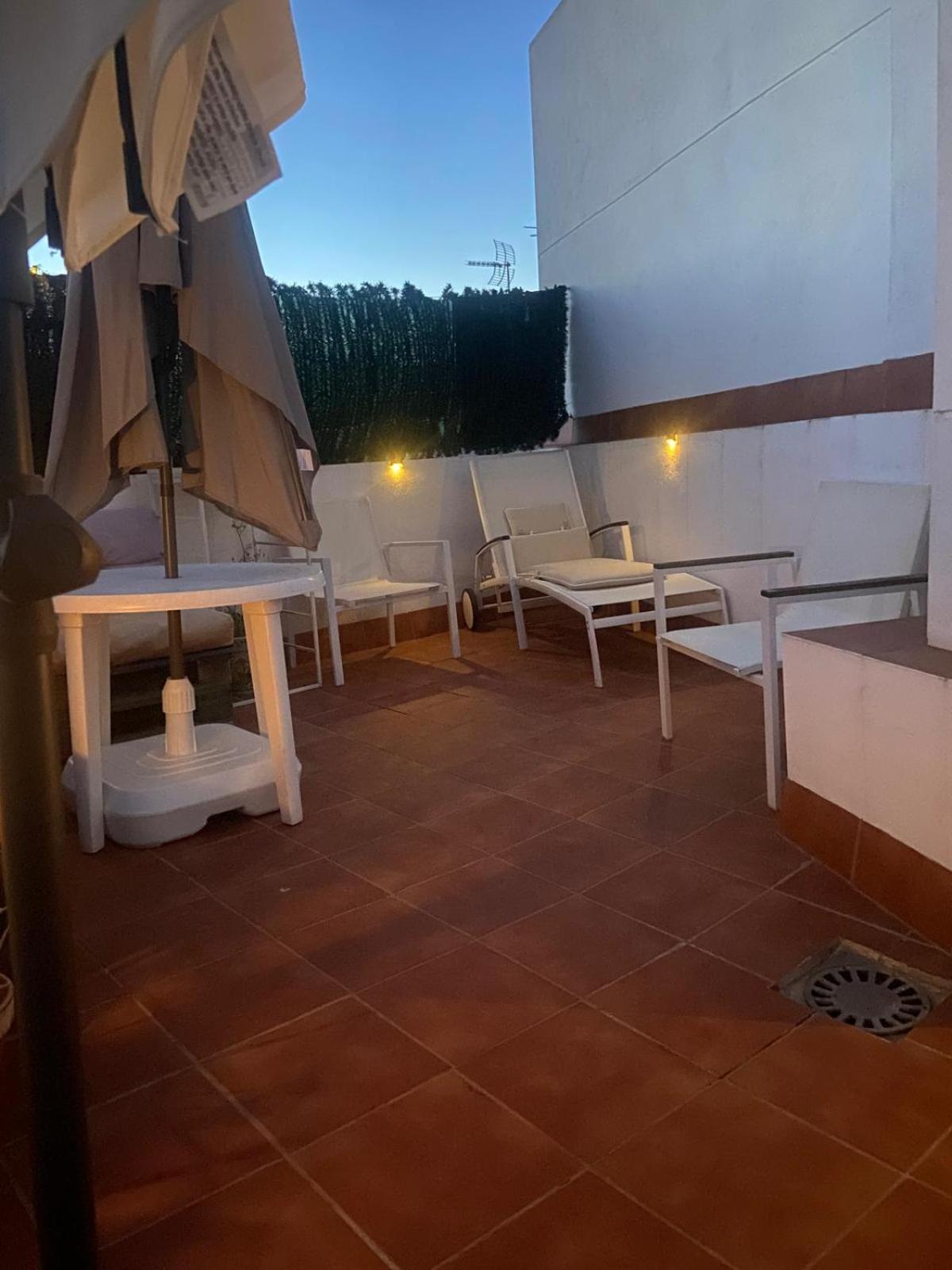 セビリアDuplex With Terrace Santa Rufinaアパートメント エクステリア 写真